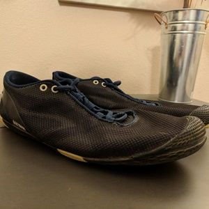 Minimalist running shoes